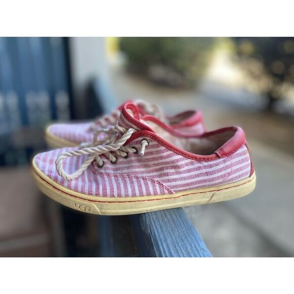 UGG® Women’s Eyan II Canvas Red Stripes Nautical Low Top Casual Shoes Sz 7 - Picture 1 of 10